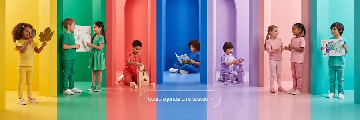 Crianças retratadas lado a lado em fundos coloridos